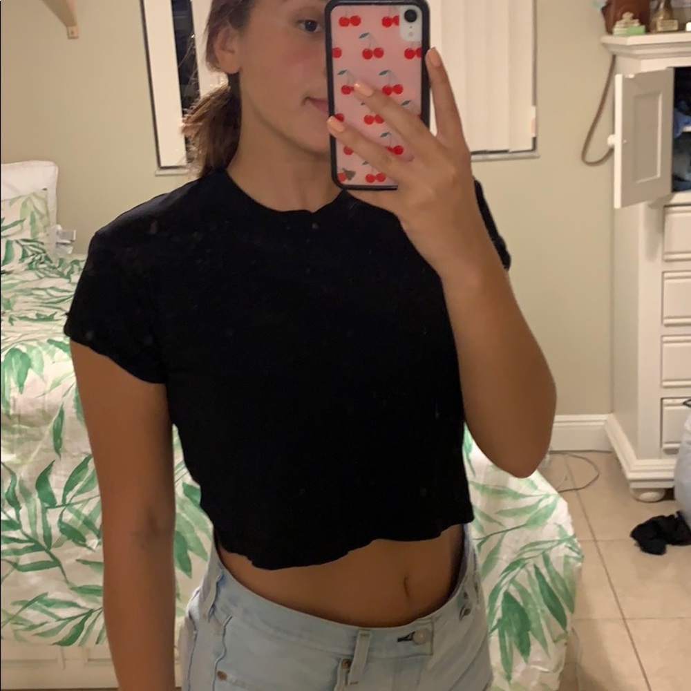 Black cropped Tee